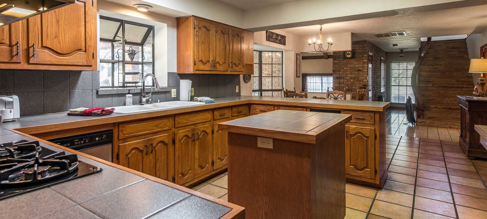Picture of the kitchen