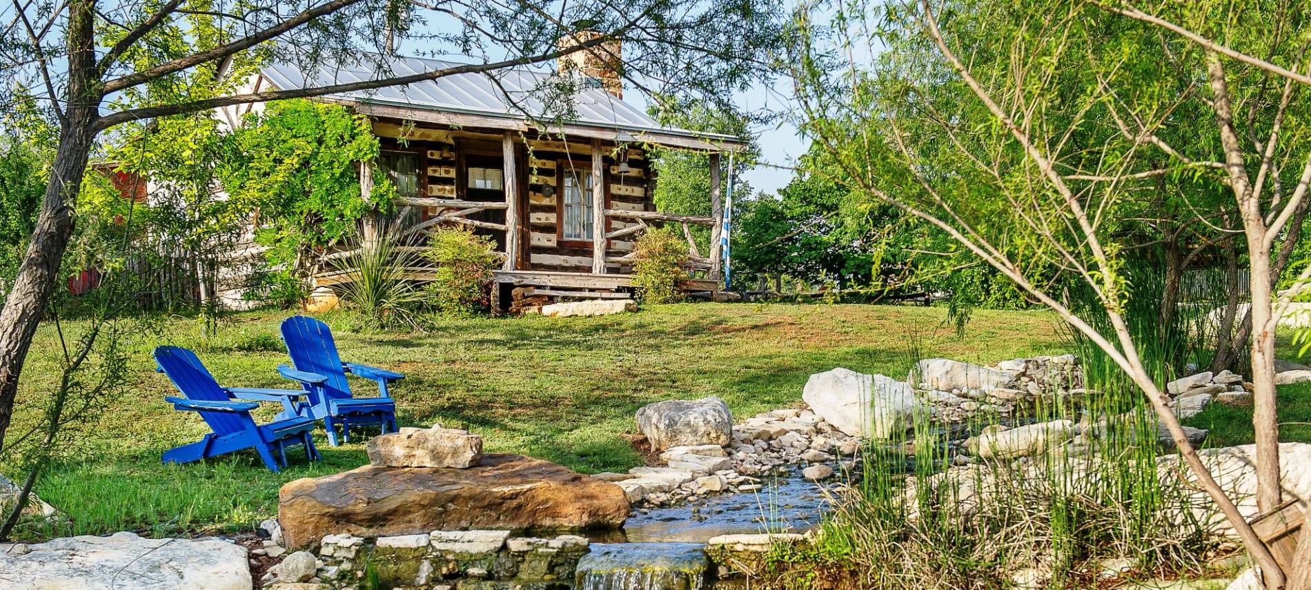 Picture of the cabin.
