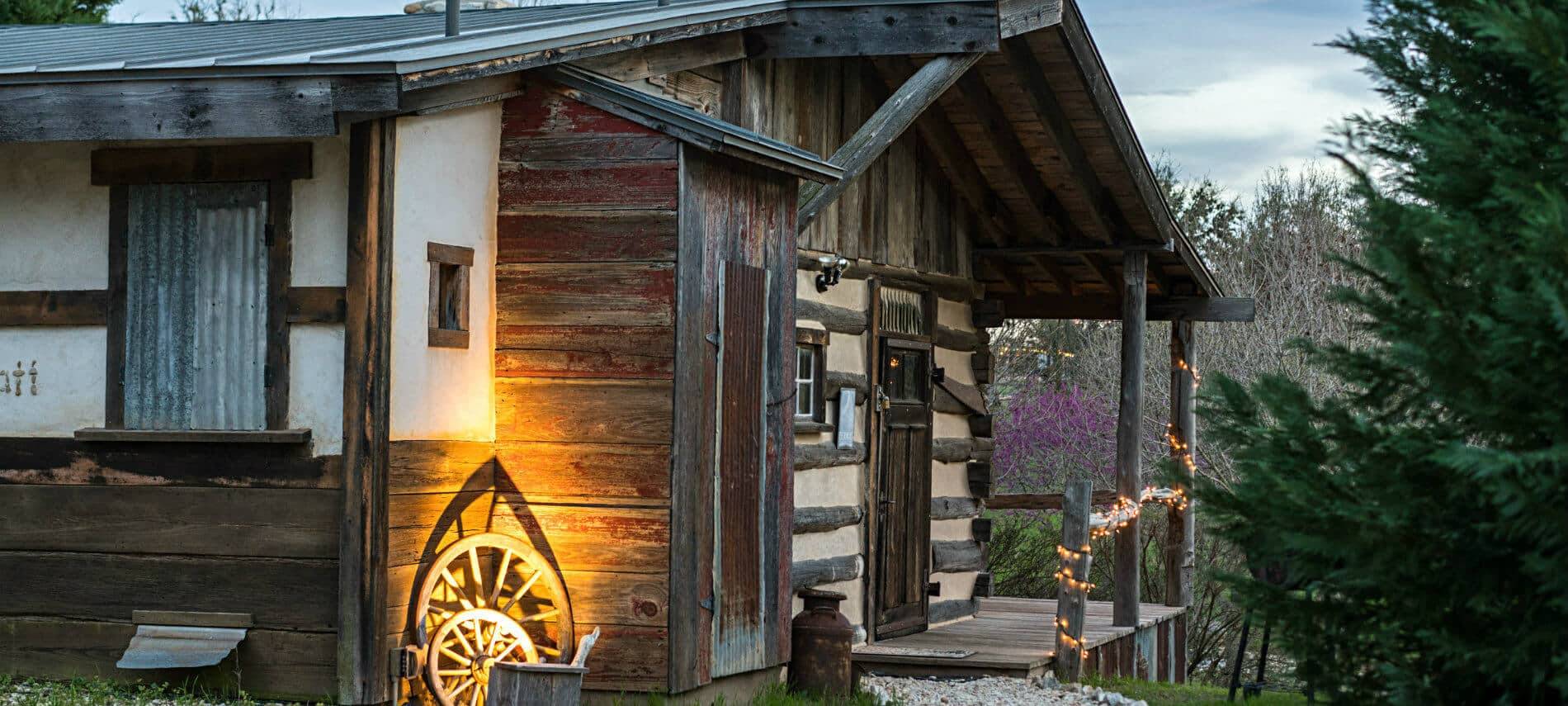 Picture of a cabin.