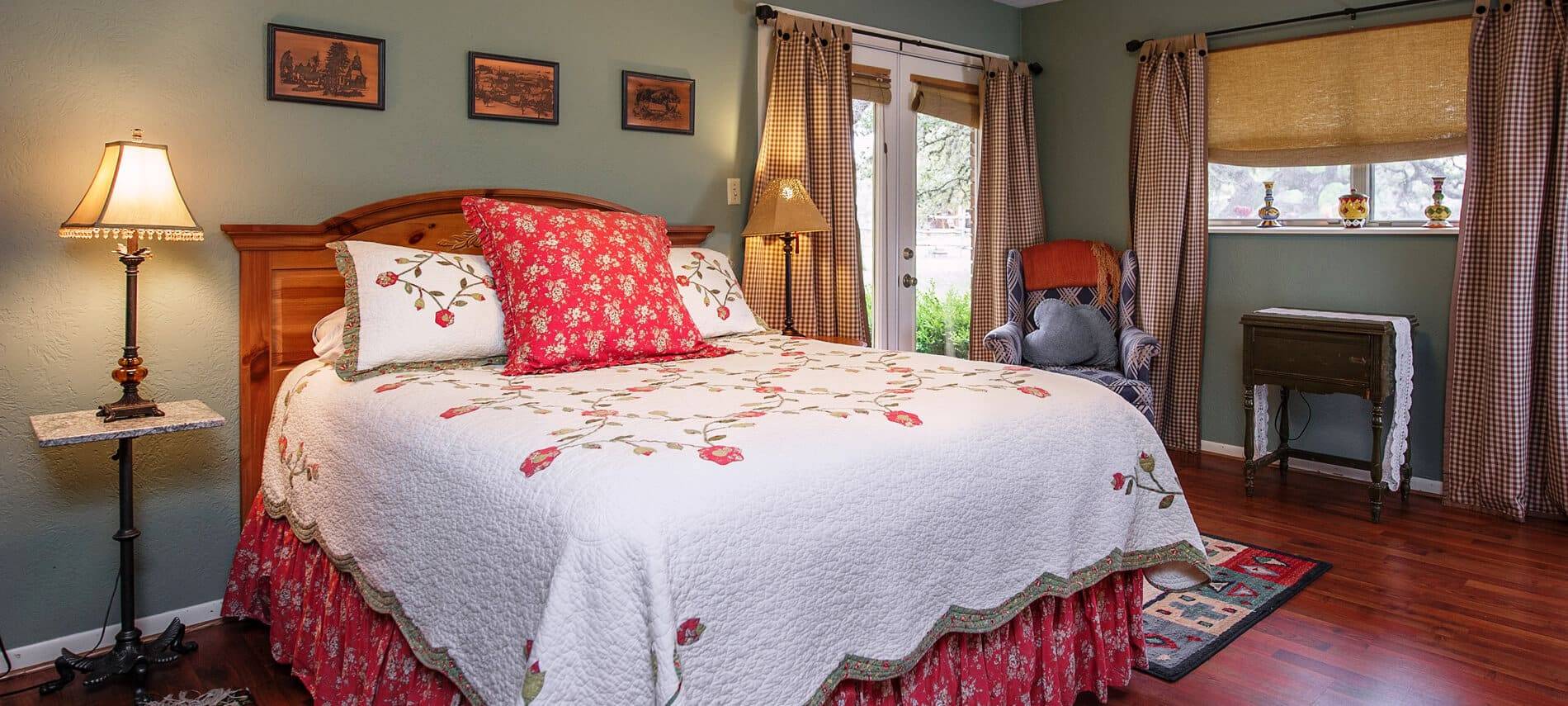 Picture of a bed.